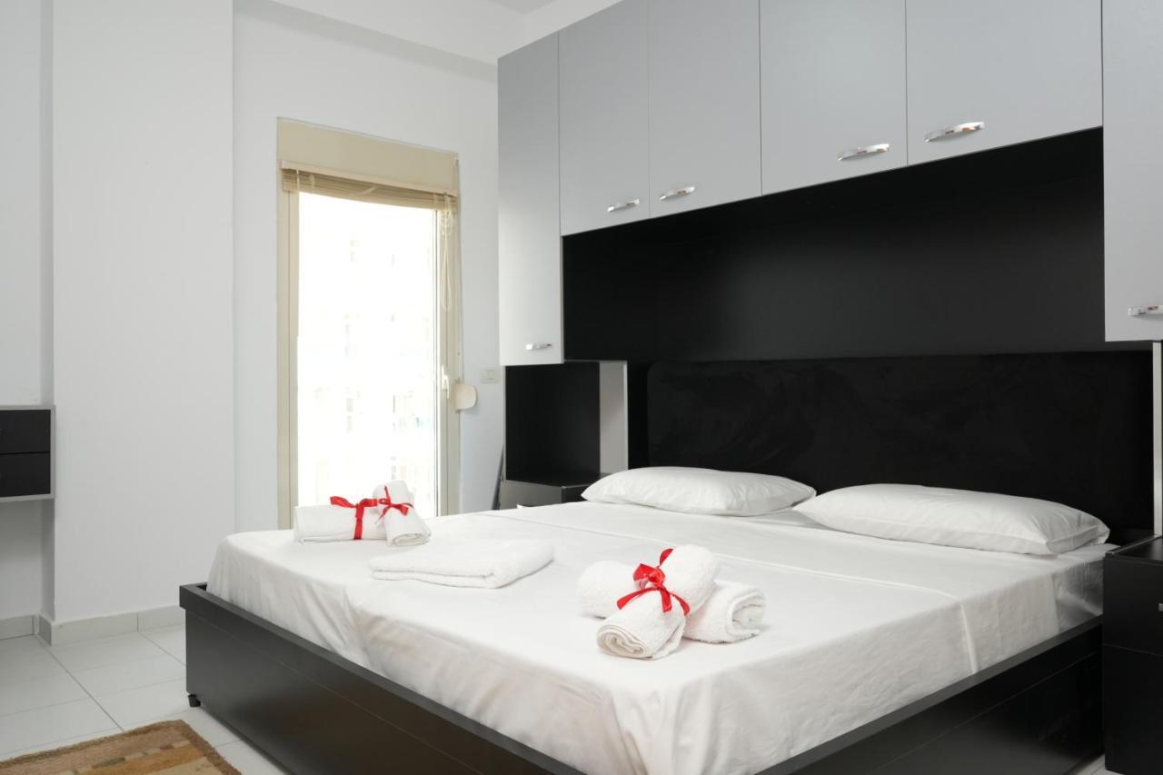 Merry'S Apartment Durrës Esterno foto