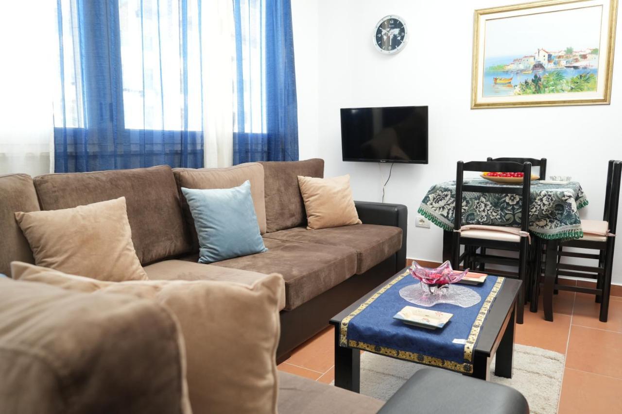 Merry'S Apartment Durrës Esterno foto